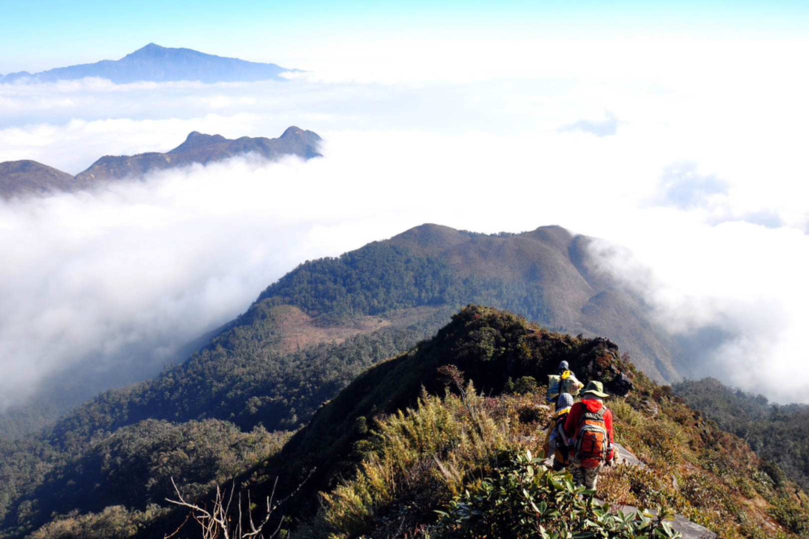 Trekking Bach Moc Luong Tu Ky Quan San Tour 4 Days